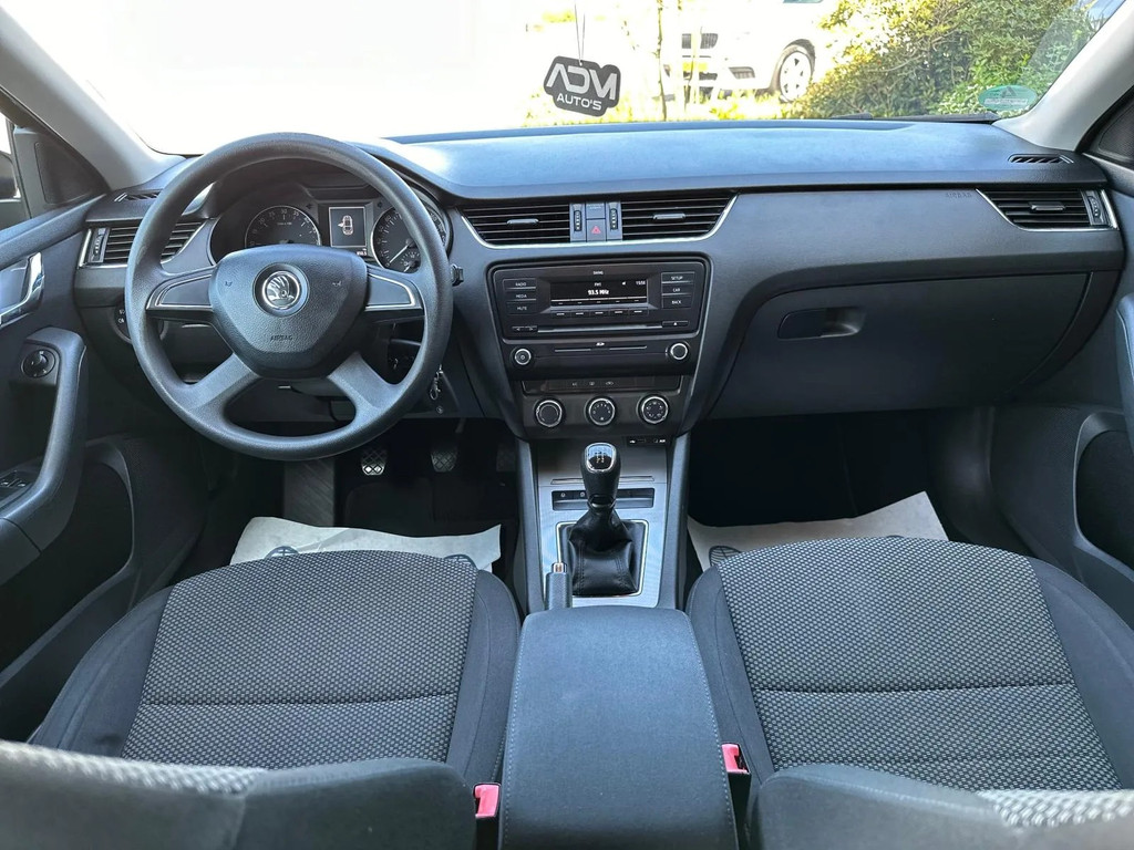 41597279-4.jpg
