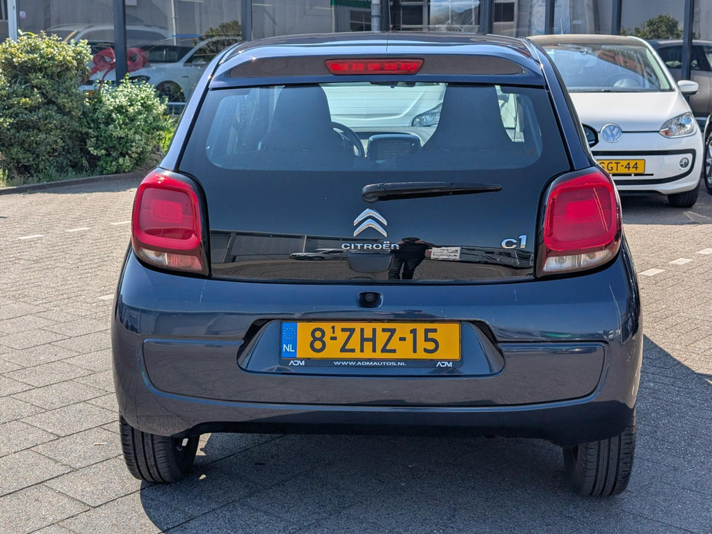 44651095-16.jpg