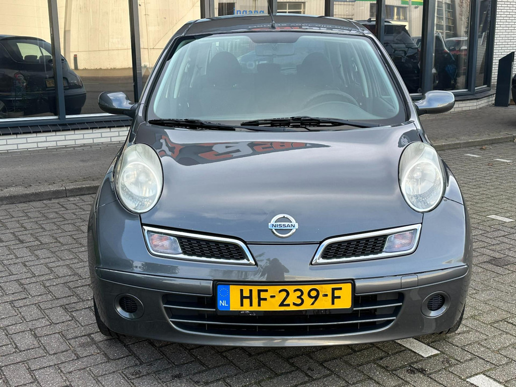 49451695-7.jpg