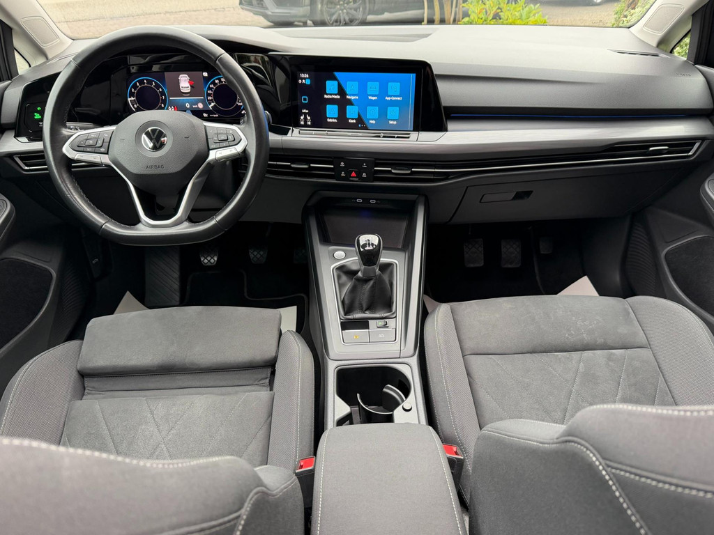 49590662-3.jpg