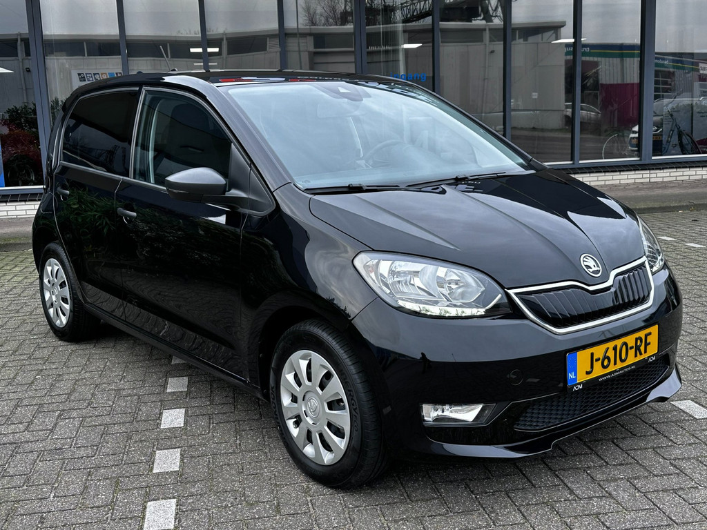 53140976-10.jpg