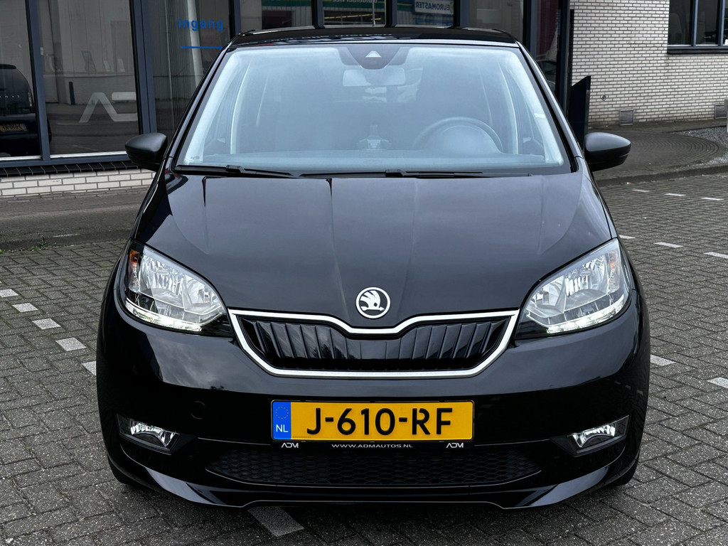 53140976-9.jpg